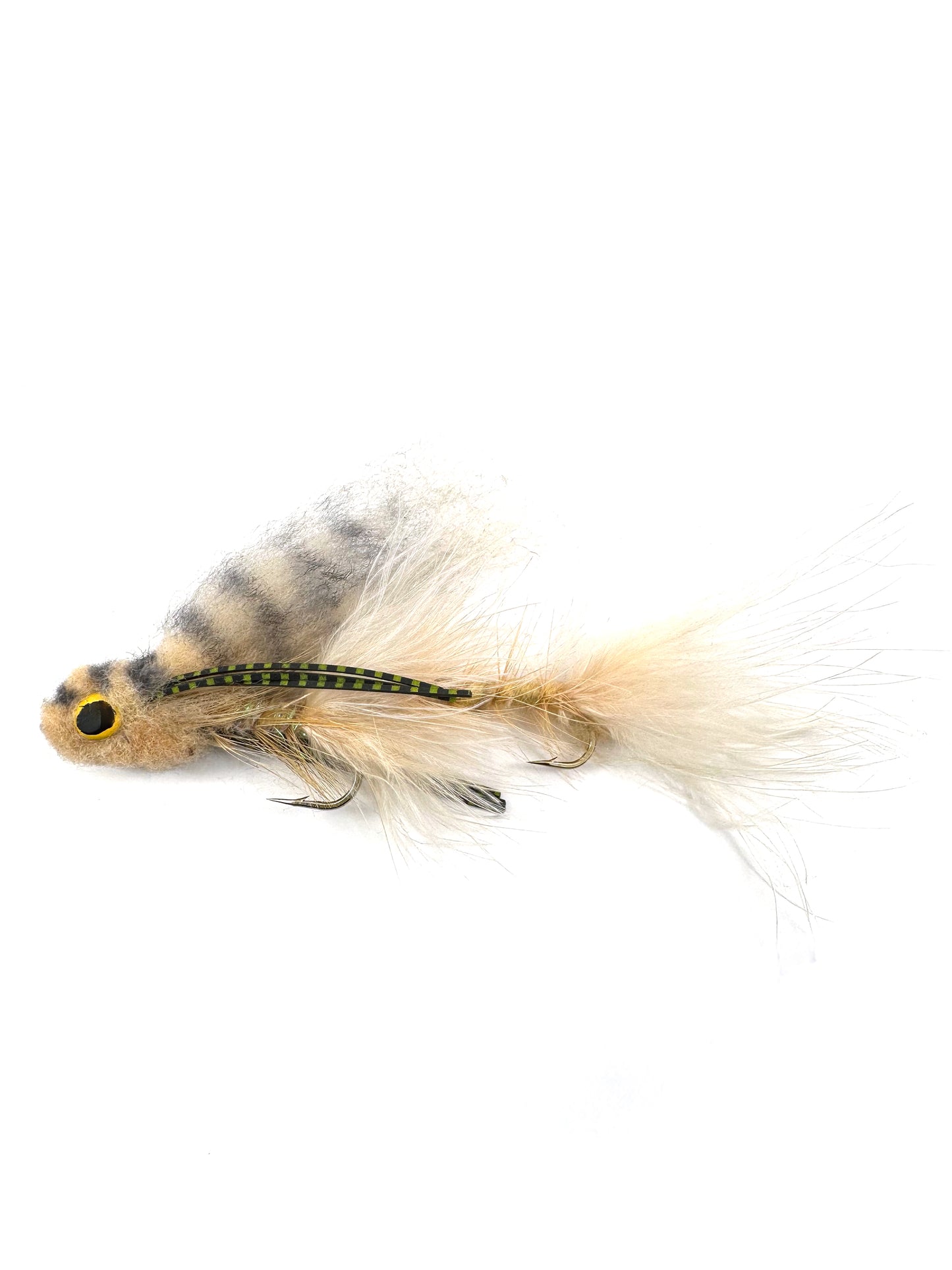 Baby Gonga tan fly for fly fishing, a versatile streamer pattern designed to imitate small baitfish. Perfect for targeting trout, bass, and other predatory fish in rivers and lakes.