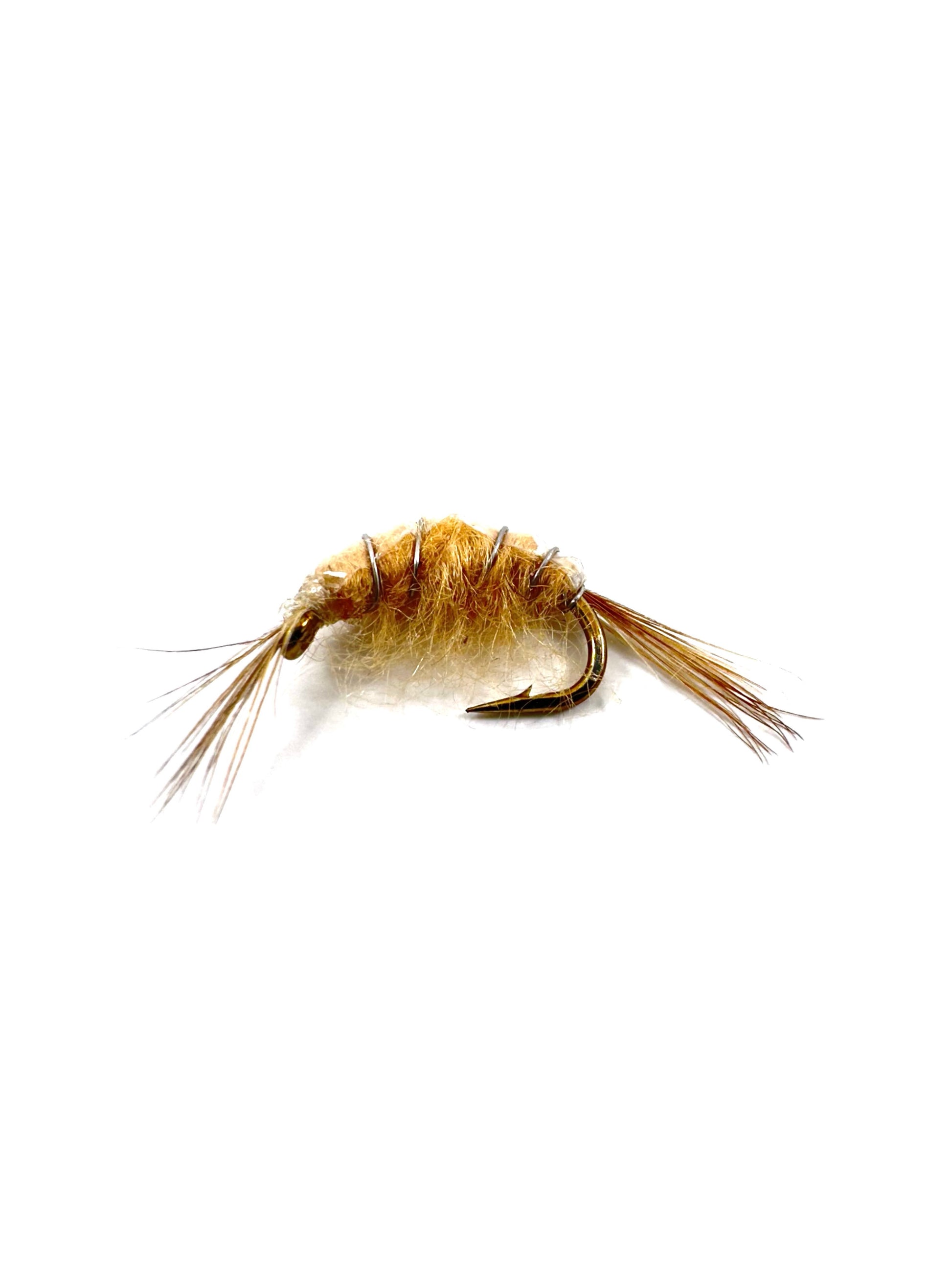 Hand-tied realistic tan Scud Fly for fly fishing, designed to imitate freshwater crustaceans. Ideal for targeting trout, steelhead, and grayling in rivers and lakes. This durable scud fly pattern is perfect for nymphing and is a must-have in any fly angler’s box.